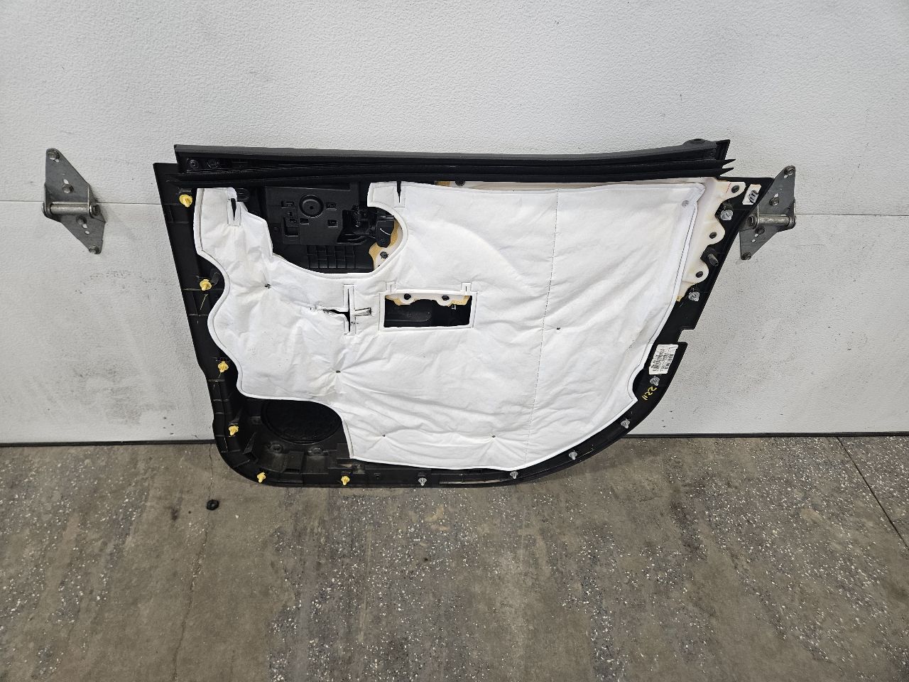 2017 SIERDEN15 LH REAR DOOR TRIM PANEL CREW CAB BLK 28030 - image 8