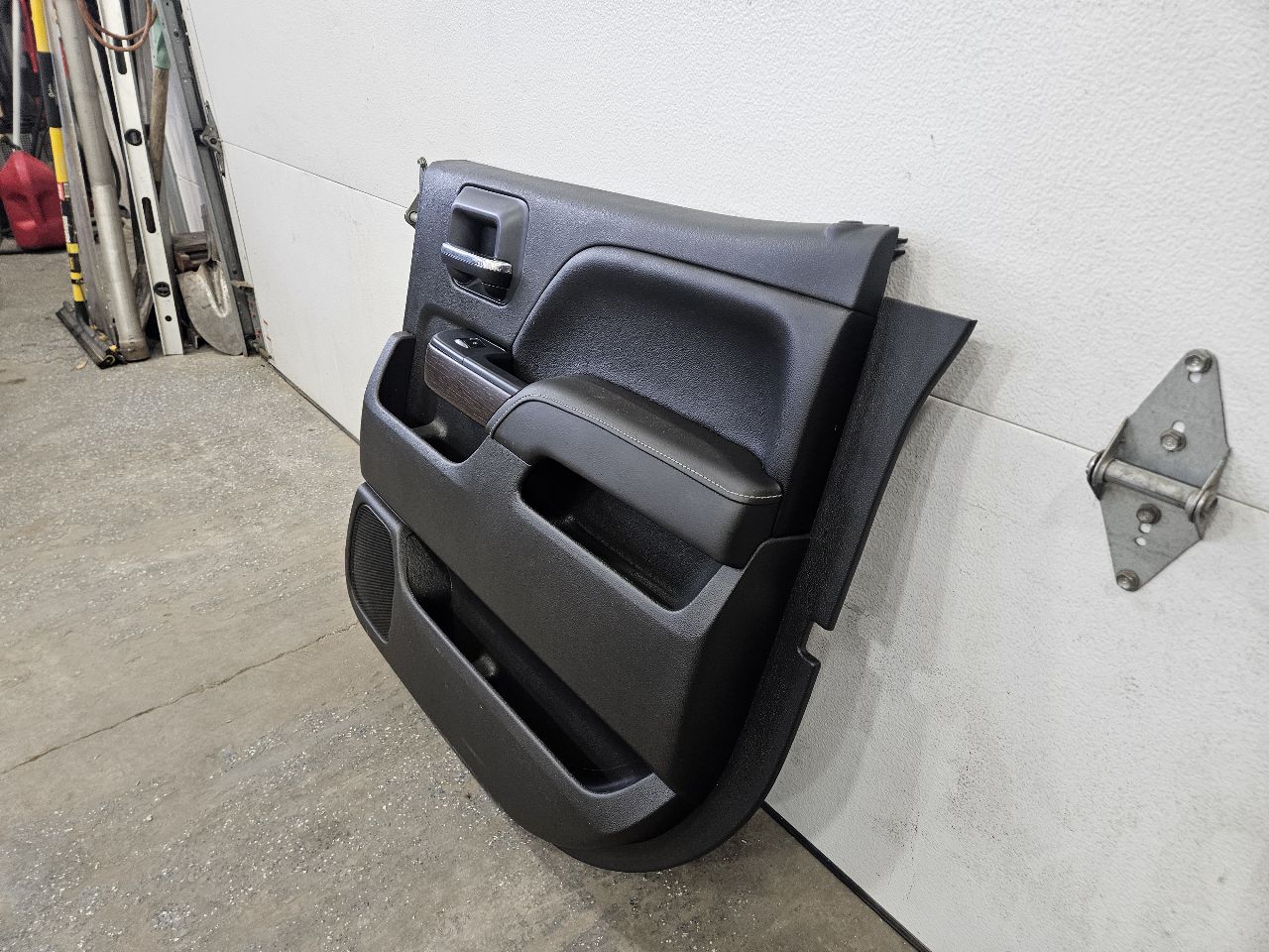2017 SIERDEN15 RH REAR DOOR TRIM PANEL CREW CAB BLK 28031 - image 3