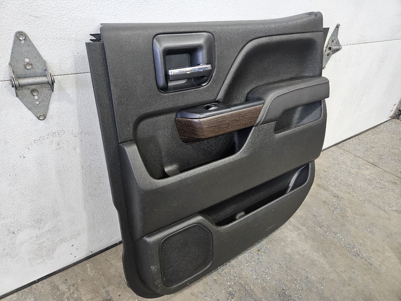 2017 SIERDEN15 RH REAR DOOR TRIM PANEL CREW CAB BLK 28031 - image 5