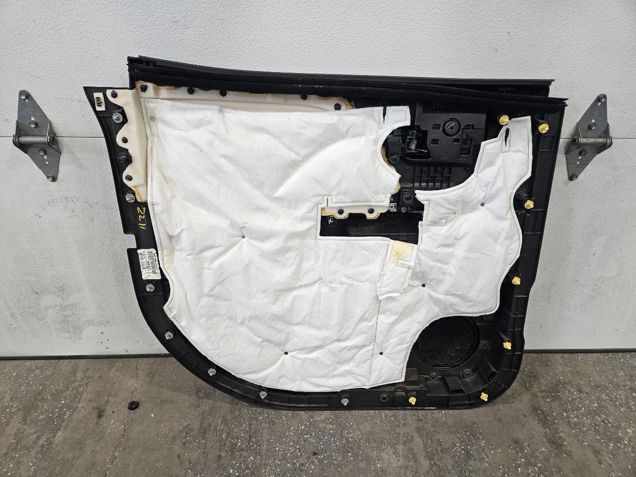2017 SIERDEN15 RH REAR DOOR TRIM PANEL CREW CAB BLK 28031 - image 8
