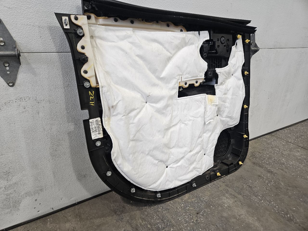 2017 SIERDEN15 RH REAR DOOR TRIM PANEL CREW CAB BLK 28031 - image 12