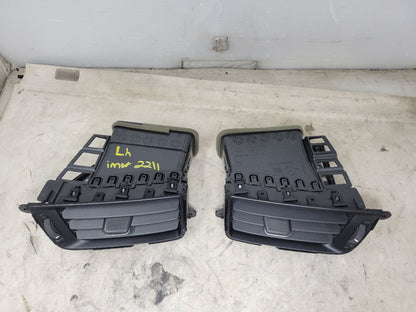 2017 SIERDEN15 SET OF 4 DASH VENTS LH RH 28032 - image 3
