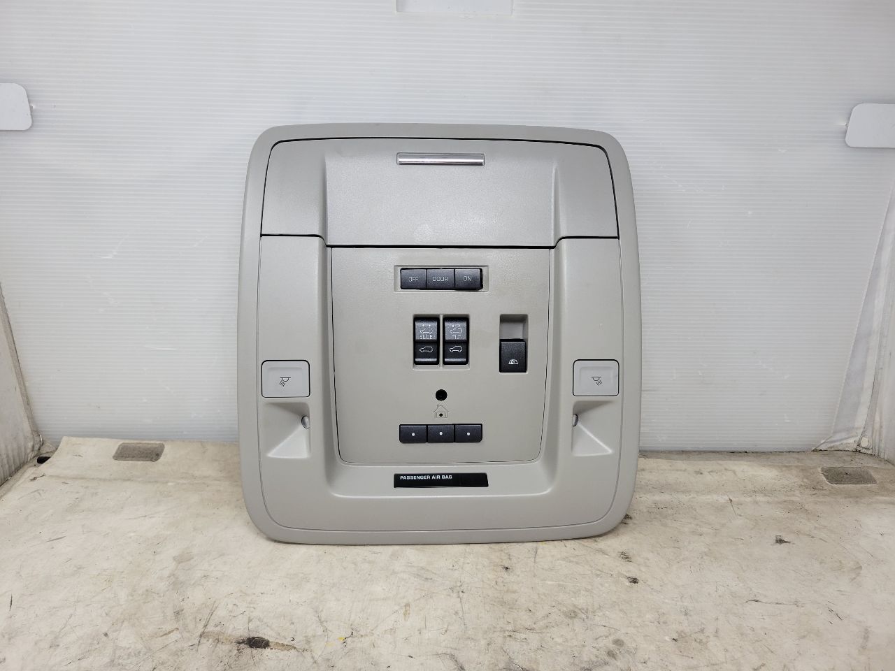 2017 SIERDEN15 OVERHEAD ROOF CONSOLE W/SUNROOF GREY 28034 - image 1