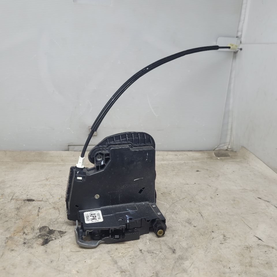 2015 ESCALADE FRONT LH DOOR LATCH LOCK ACTUATOR 28090 - image 1