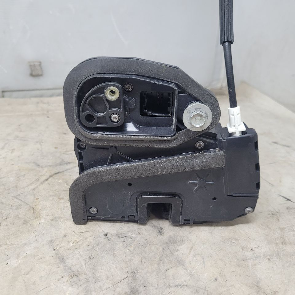 2015 ESCALADE FRONT LH DOOR LATCH LOCK ACTUATOR 28090 - image 4