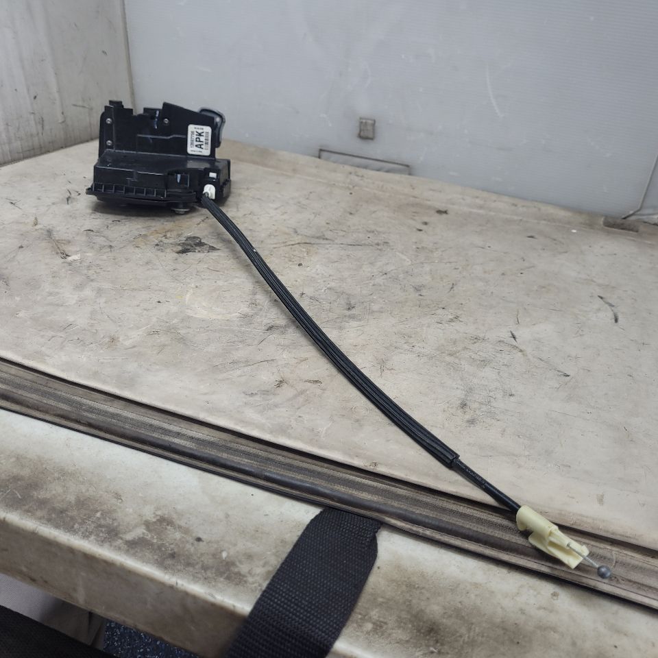 2015 ESCALADE FRONT LH DOOR LATCH LOCK ACTUATOR 28090 - image 8