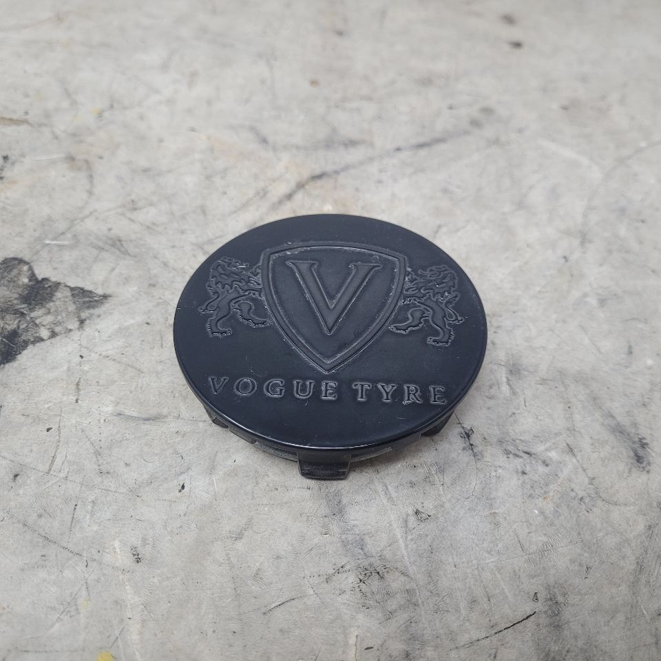 2017 ESCALADE VOGUE TYRE CENTER CAP GLOSS BLACK 28095 - image 1