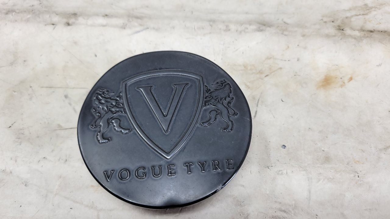 2017 ESCALADE VOGUE TYRE CENTER CAP GLOSS BLACK 28097 - image 1