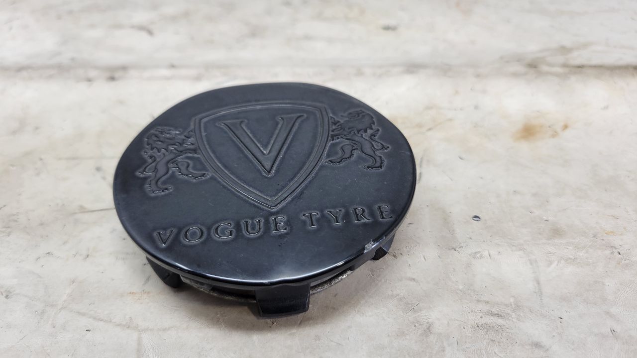 2017 ESCALADE VOGUE TYRE CENTER CAP GLOSS BLACK 28097 - image 2