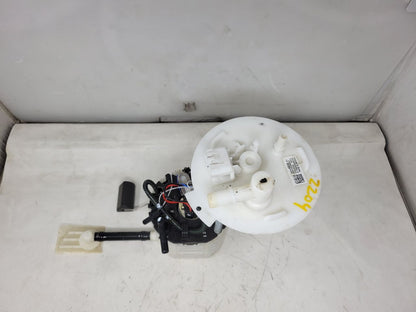 SS 1LE INTANK FUEL PUMP 19K MILES 28110 - image 1