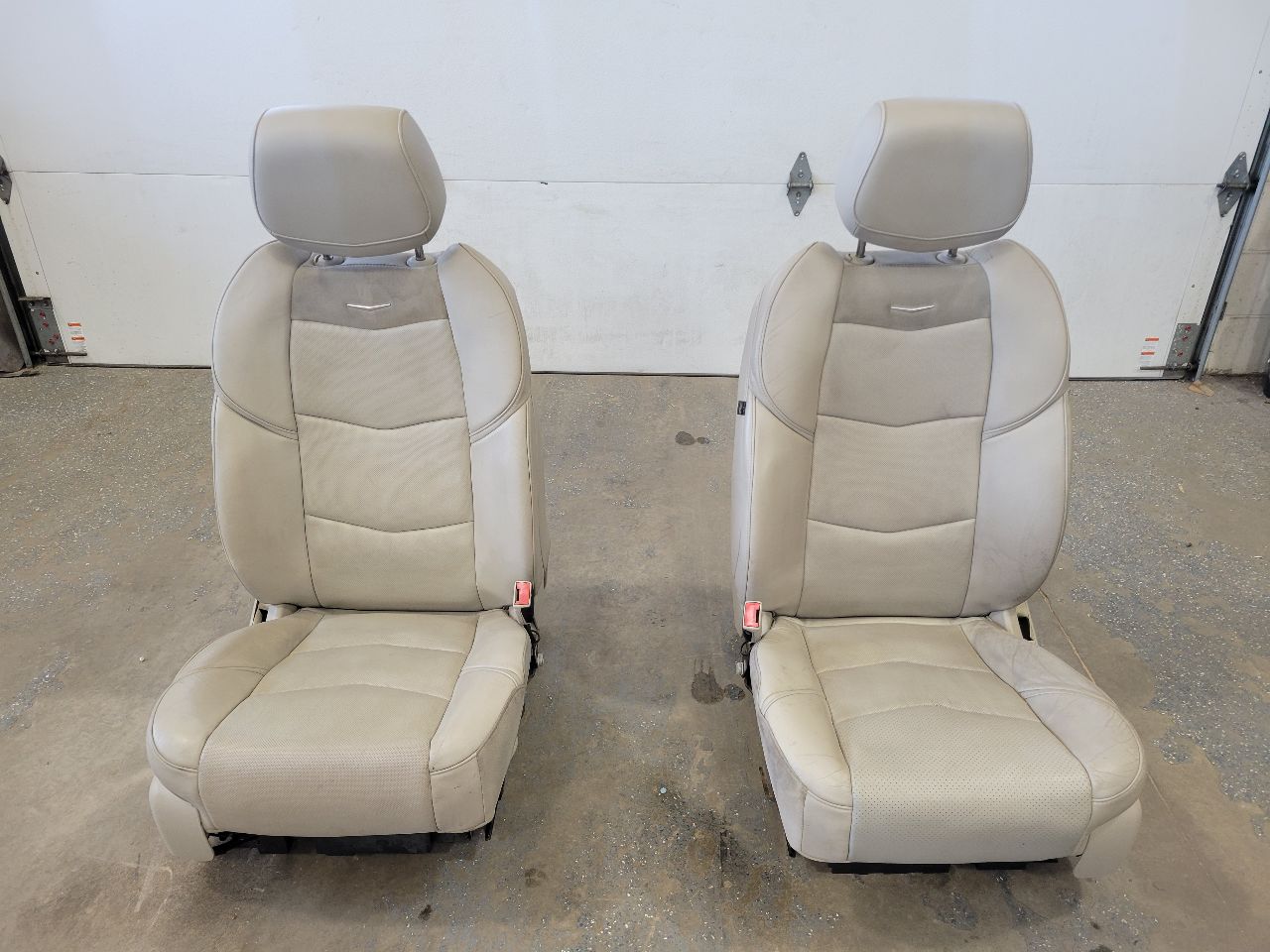 2016 ESCALADE FRONT SEATS, PAIR SHALE / BEIGE 28146 - image 1