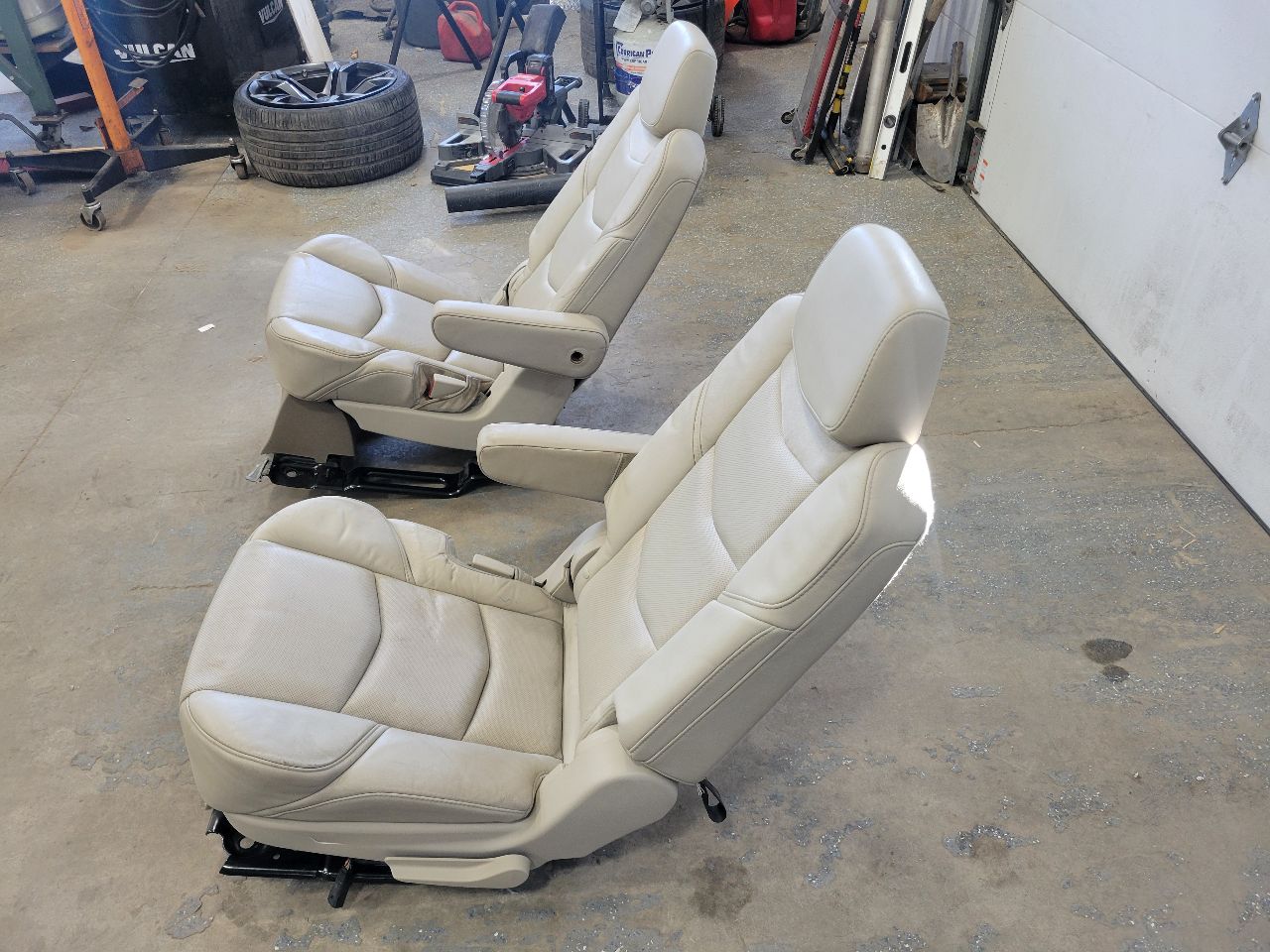 2016 ESCALADE REAR 2ND ROW BUCKET SEATS SHALE 28147 - image 10