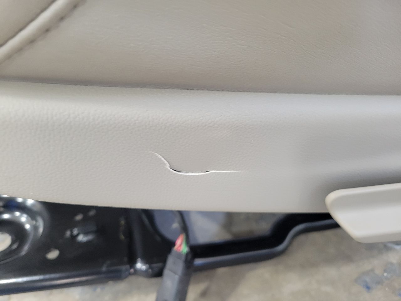 2016 ESCALADE REAR 2ND ROW BUCKET SEATS SHALE 28147 - image 11
