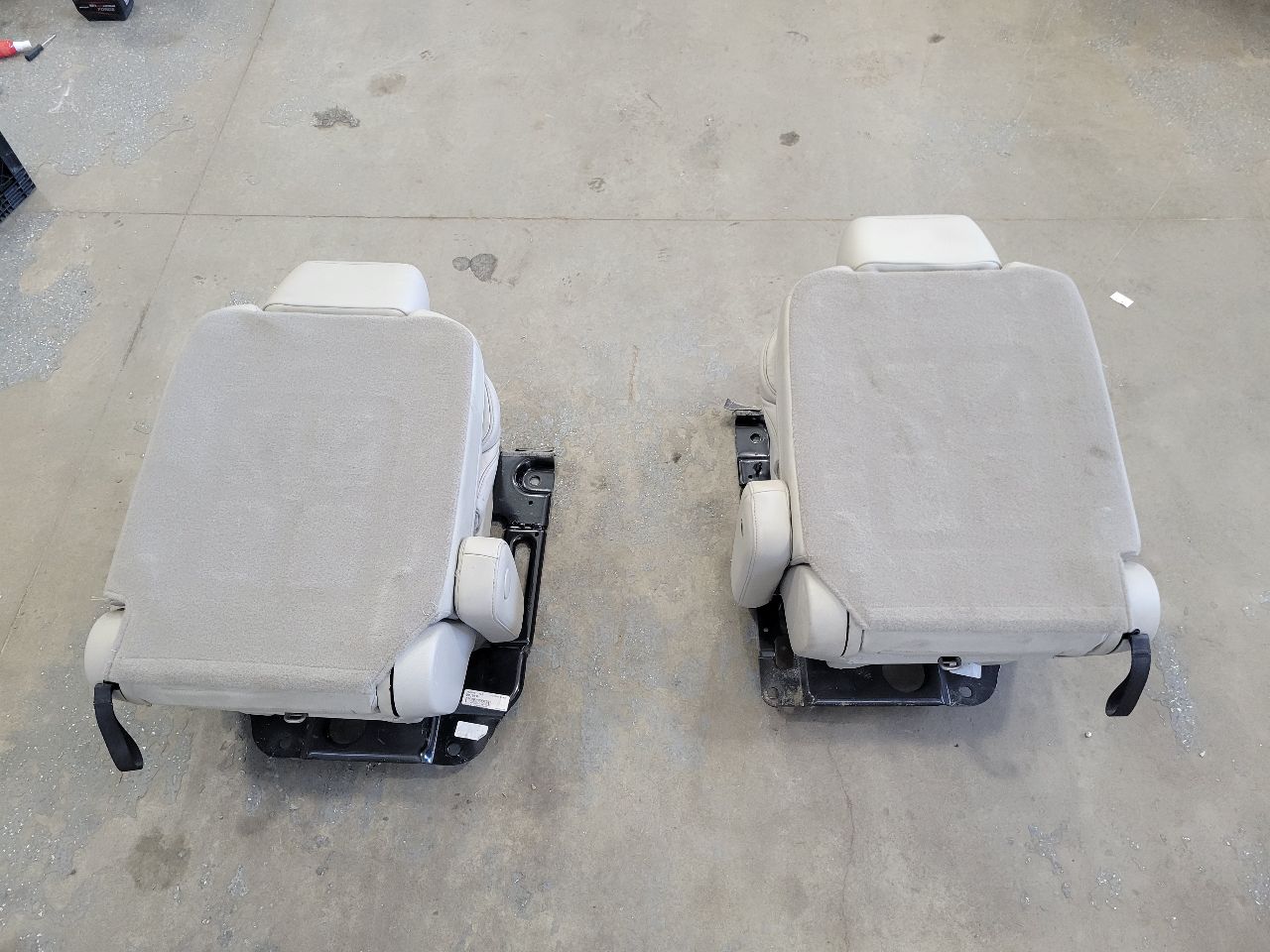 2016 ESCALADE REAR 2ND ROW BUCKET SEATS SHALE 28147 - image 12
