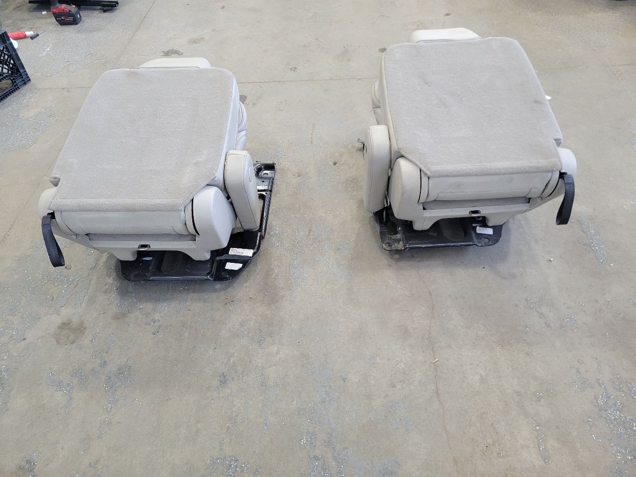 2016 ESCALADE REAR 2ND ROW BUCKET SEATS SHALE 28147 - image 13