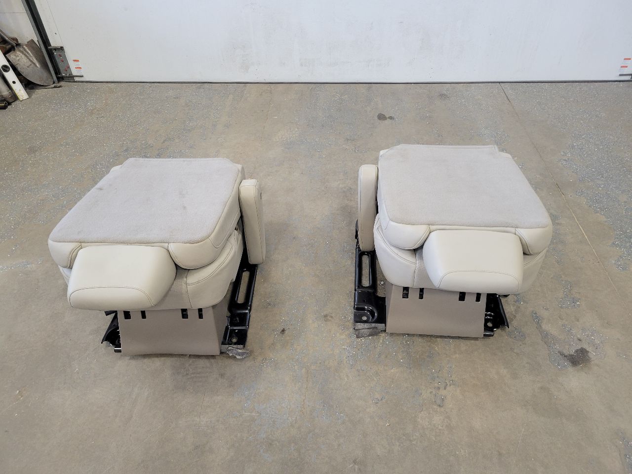 2016 ESCALADE REAR 2ND ROW BUCKET SEATS SHALE 28147 - image 14