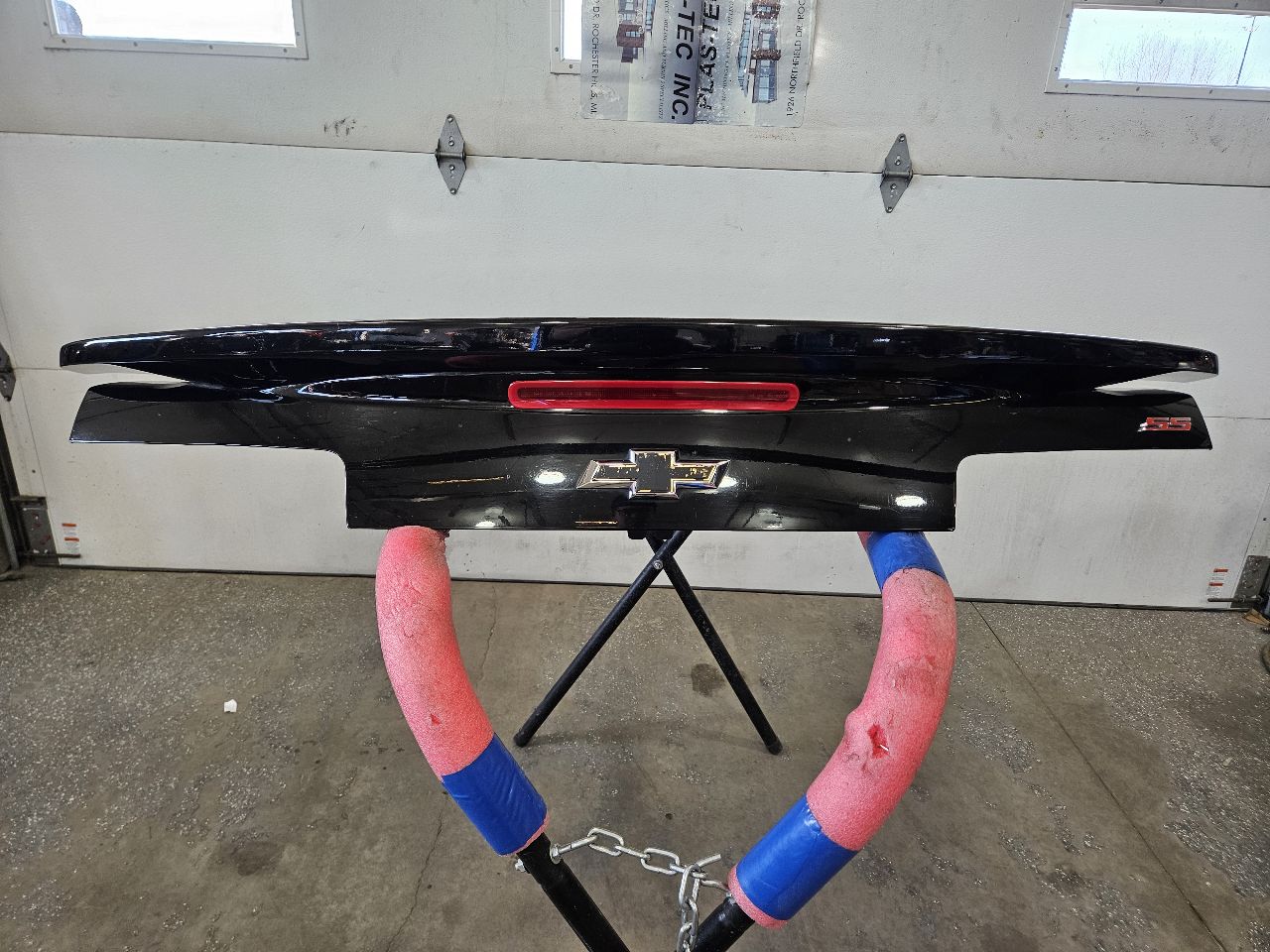 2014 CAMARO DECKLID COUPE WITH SS SPOILER BLACK 28152 - image 2