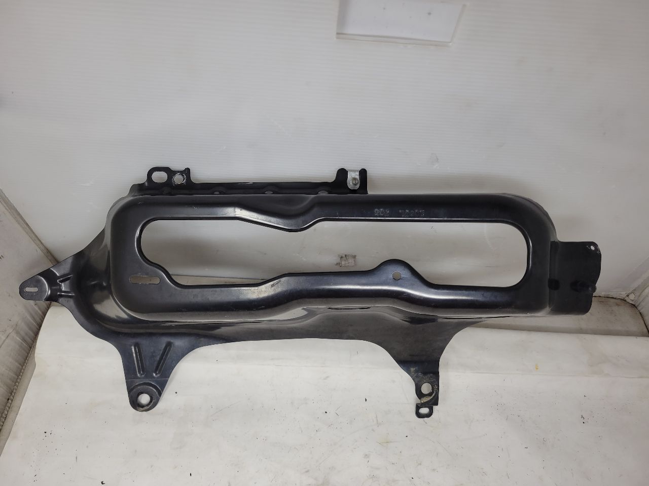 2014 CAMARO LH DRIVER TAIL LIGHT BUCKET MOUNT 28201 - image 7