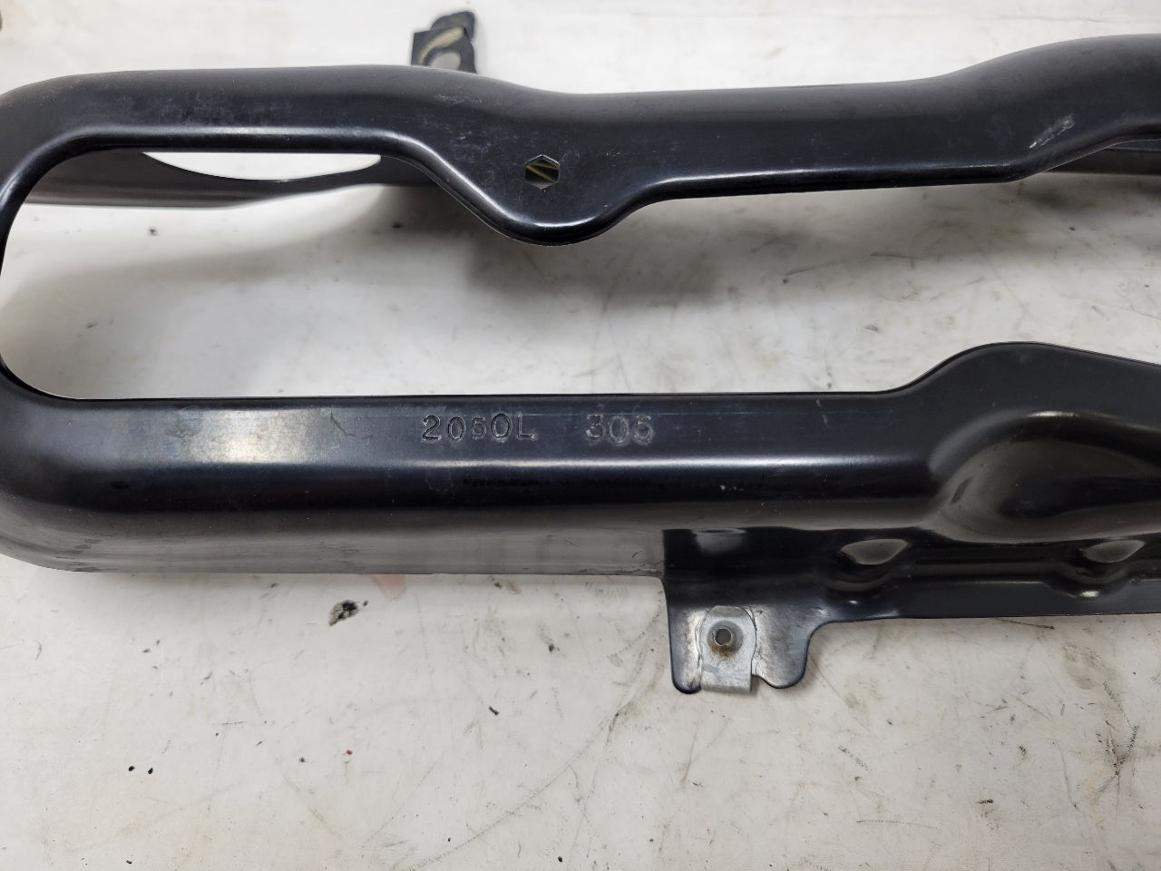 2014 CAMARO LH DRIVER TAIL LIGHT BUCKET MOUNT 28201 - image 10