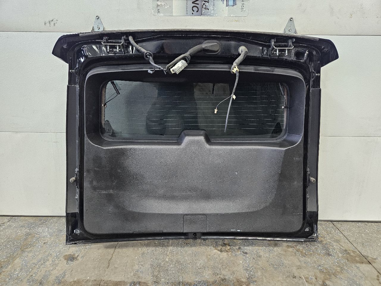 2017 ESCALADE LIFTGATE BLACK 6E1 RH CORNER BENT 28241 - image 15