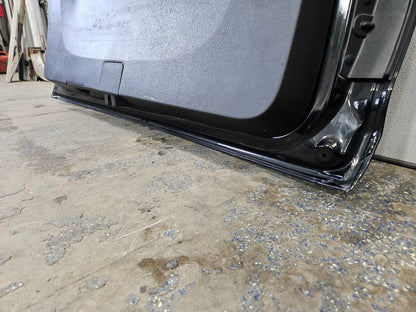 2017 ESCALADE LIFTGATE BLACK 6E1 RH CORNER BENT 28241 - image 2