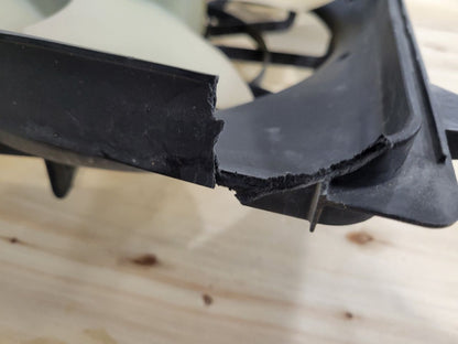 2014 CAMARO RADIATOR COOLING FANS - CRACK ON SID 28253 - image 7