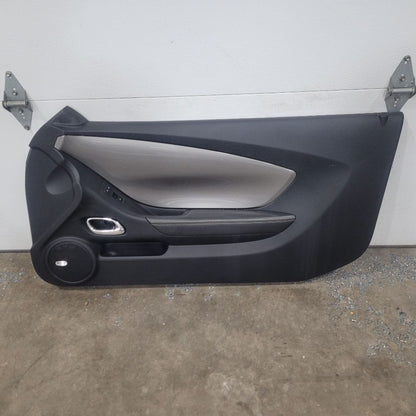 2014 CAMARO RH PASSEN DOOR PANEL SILVER ABL TRIM 28279 - image 1