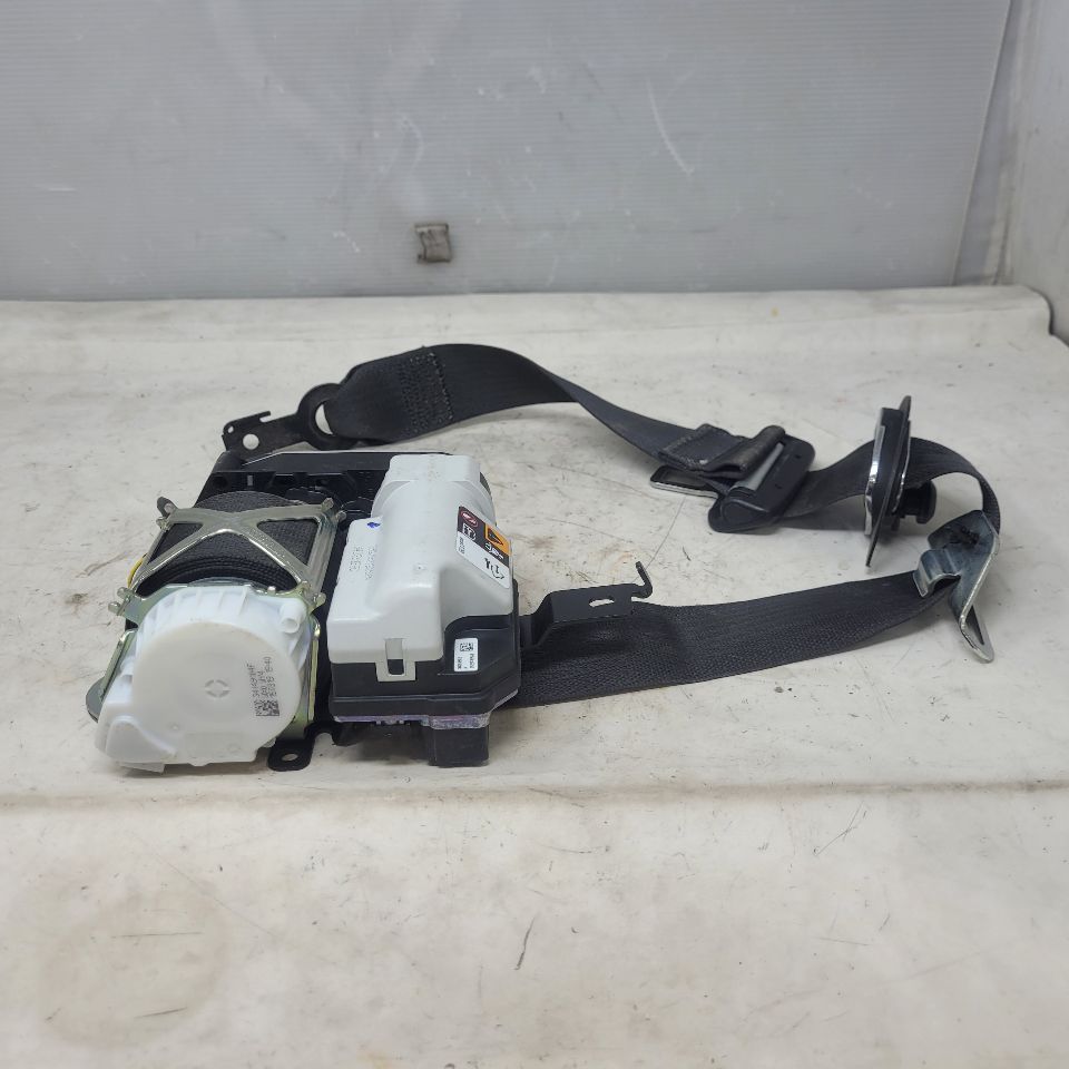 2019 ESCALADE LH SEATBELT RETRACTOR BLACK 84460985 28293 - image 4