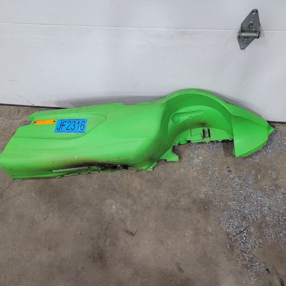 2002 ZR500 RH BELLYPAN BELLY PAN GREEN 1706-294 28318 - image 1