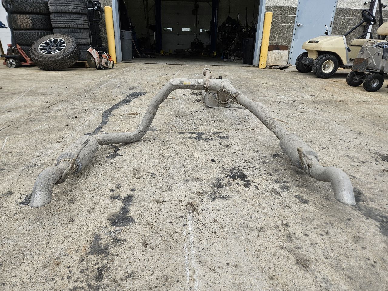 2022 SILVRDO15 OEM EXHAUST CATBACK ZR2 DUAL OUTLET 28398 - image 2