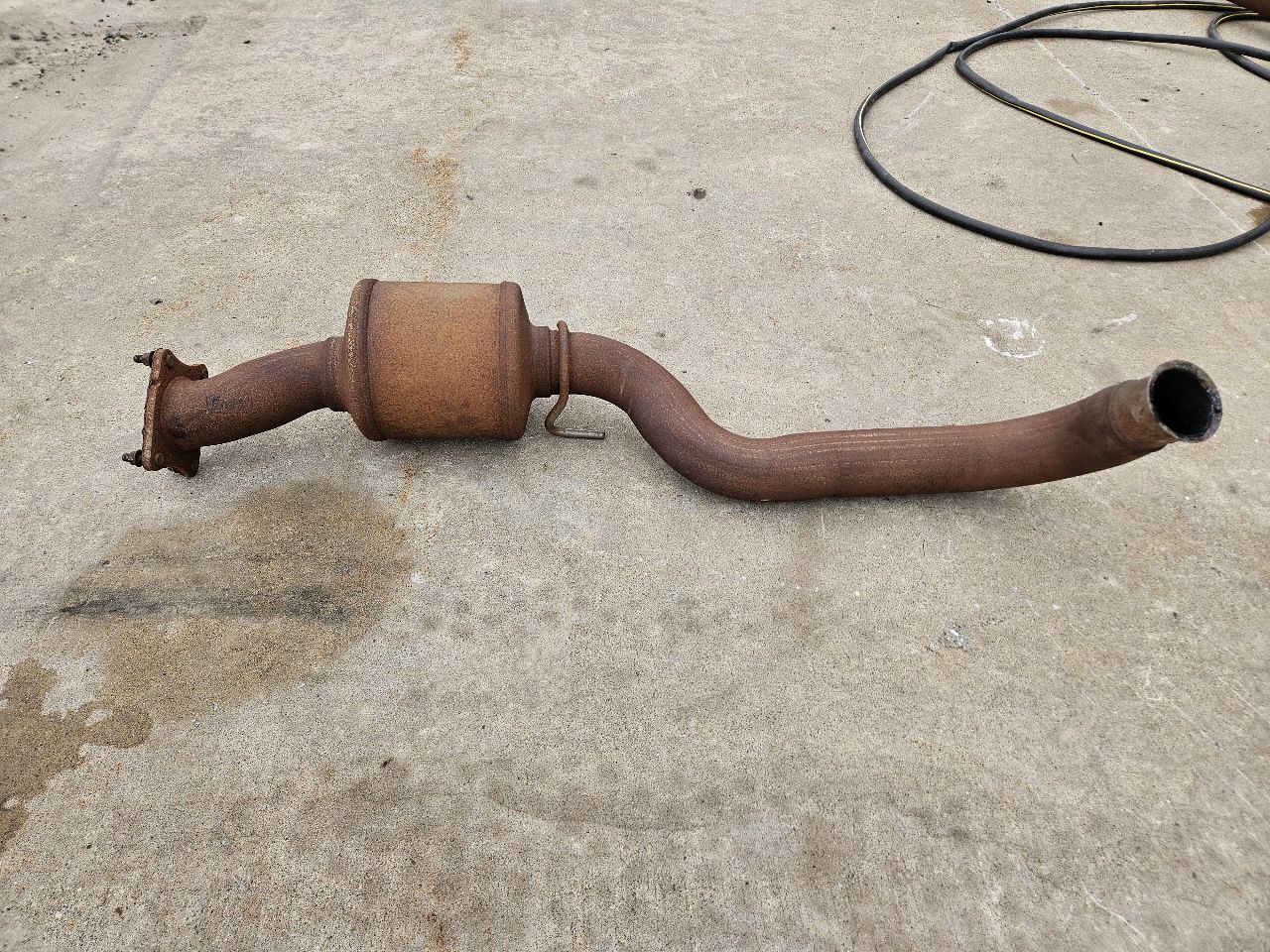 2005 SIERRA250 DURAMAX LLY OEM DOWN PIPE EXHAUST 28400 - image 1