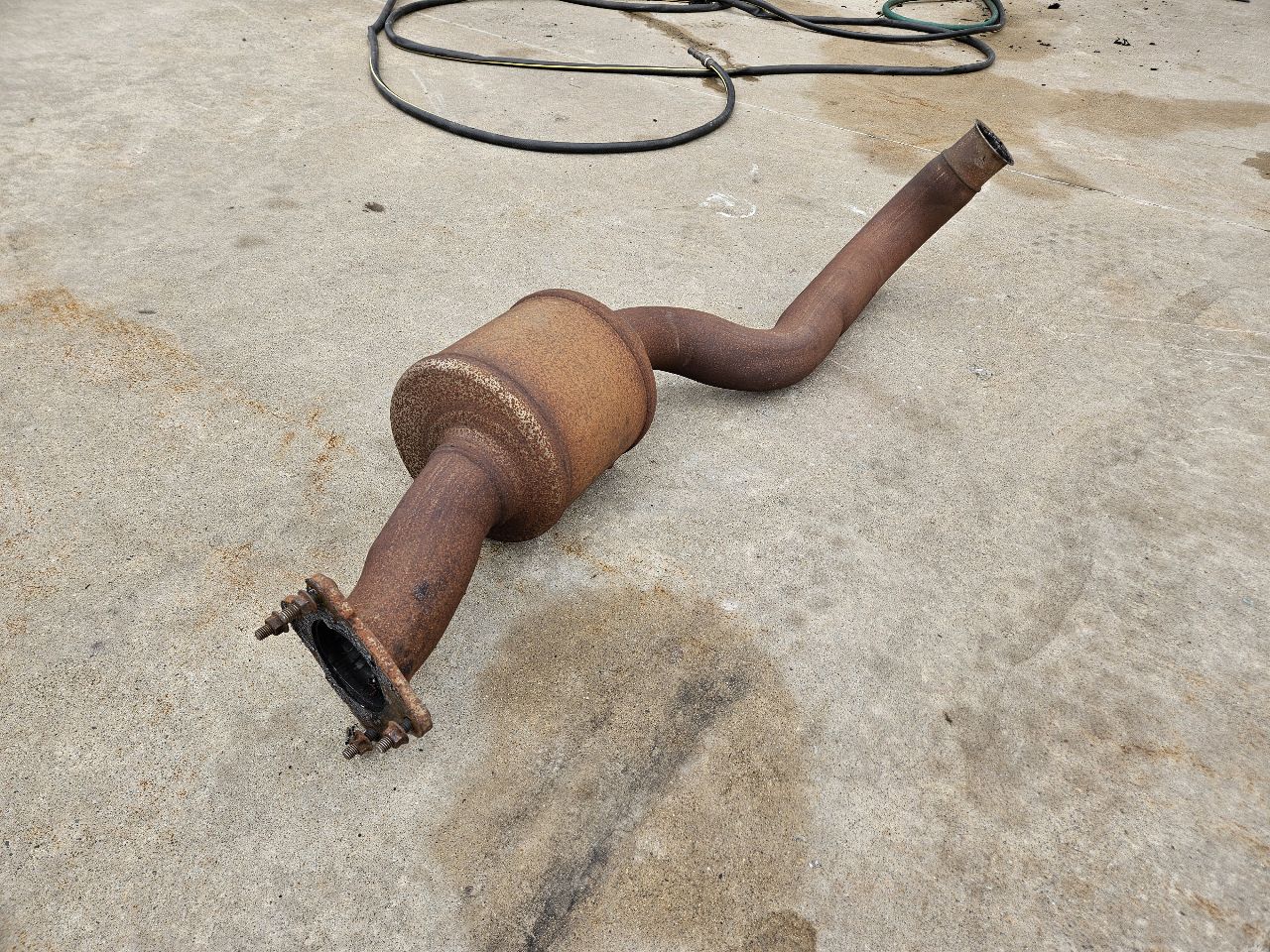 2005 SIERRA250 DURAMAX LLY OEM DOWN PIPE EXHAUST 28400 - image 2