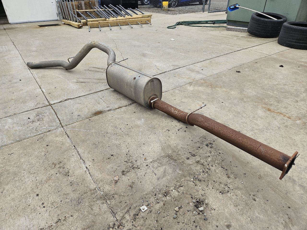 2005 SIERRA250 OEM LLY DURAMAX CATBACK EXHAUST 28401 - image 2
