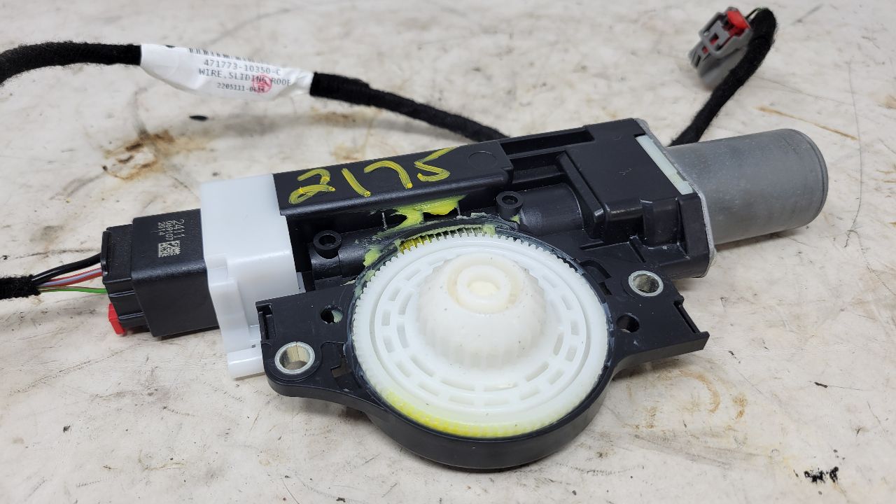 2022 SILVRDO15 OEM SUN ROOF MOTOR & WIRING 25K 28440 - image 10