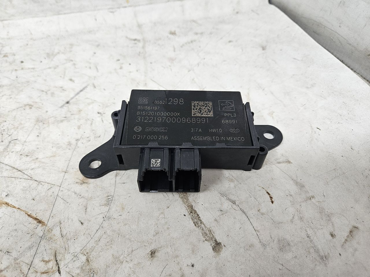 2022 SILVRDO15 PARK ASSIST MODULE 85521298 28477 - image 1