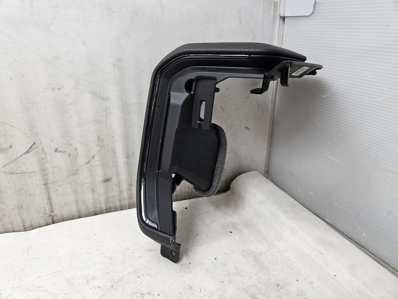 2022 SILVRDO15 LH DASH TRIM DEFROST 87826627 28486 - image 2