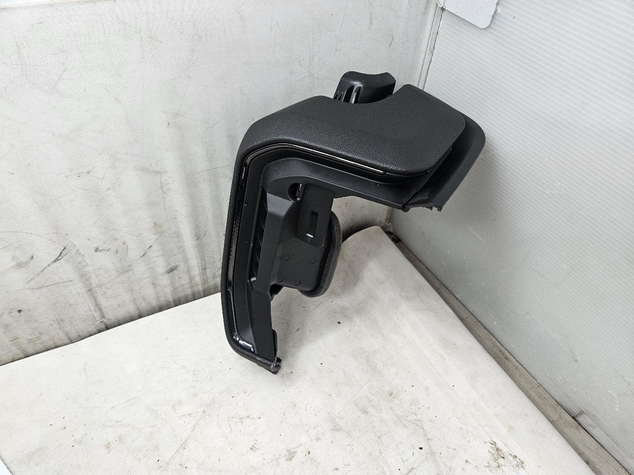 2022 SILVRDO15 LH DASH TRIM DEFROST 87826627 28486 - image 3