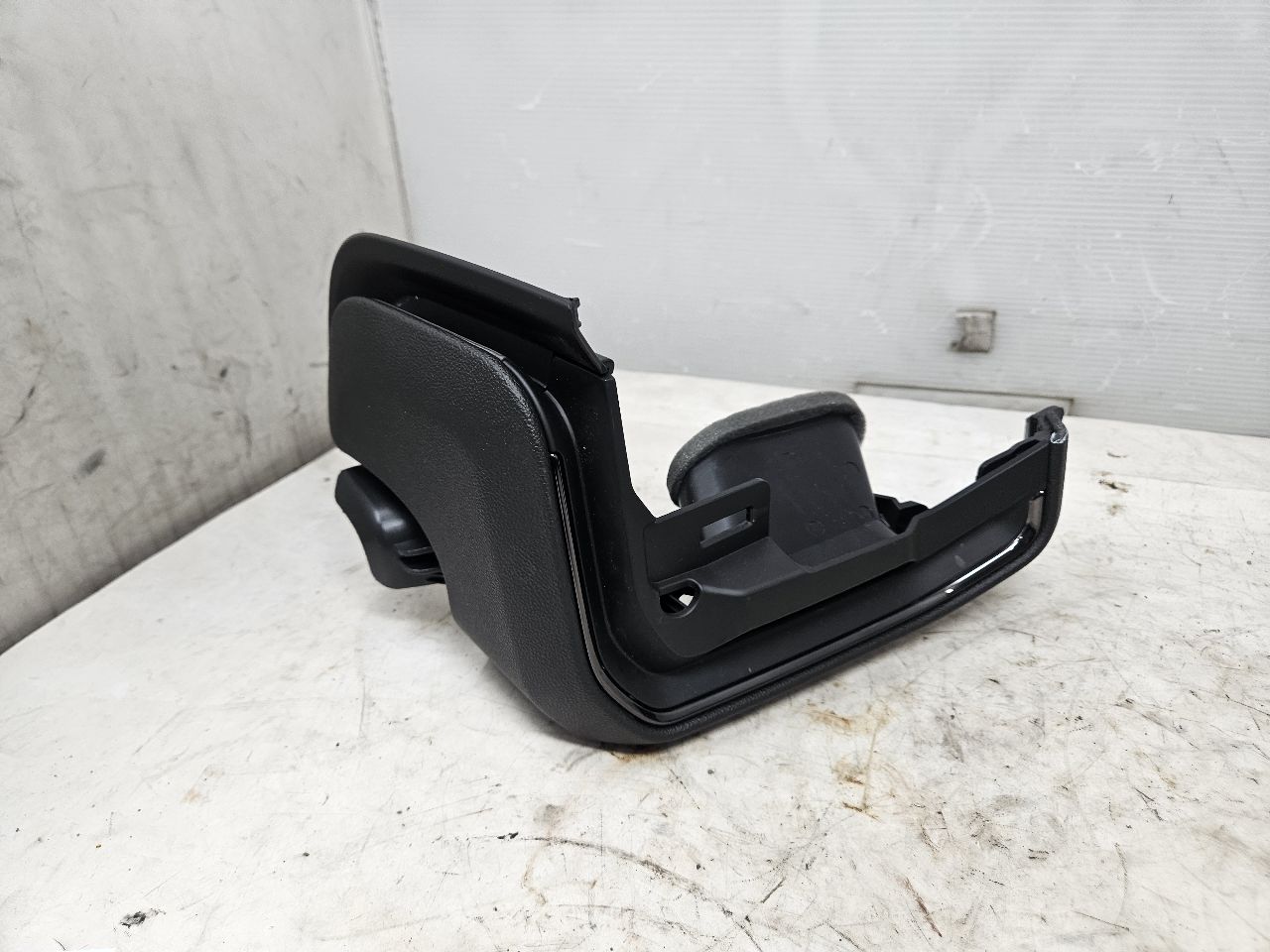 2022 SILVRDO15 LH DASH TRIM DEFROST 87826627 28486 - image 11
