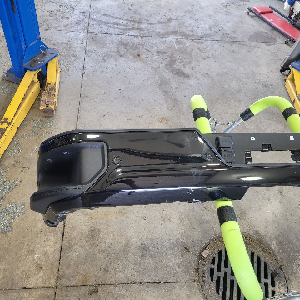 2022 SILVRDO15 BLACK W/PARK SENSORS SCRATCHES 28536 - image 5