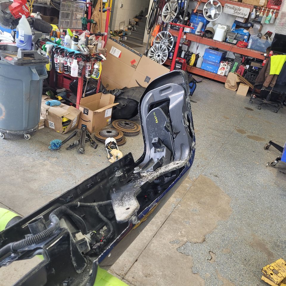 2022 SILVERADO BLACK W/PARK SENSORS SCRATCHES 28536 - image 2
