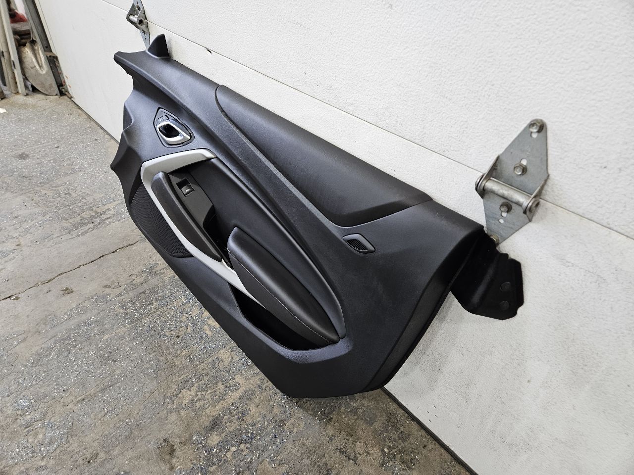 2020 CAMARO RH PASSENGER DOOR TRIM PANEL COUPE 28556 - image 5