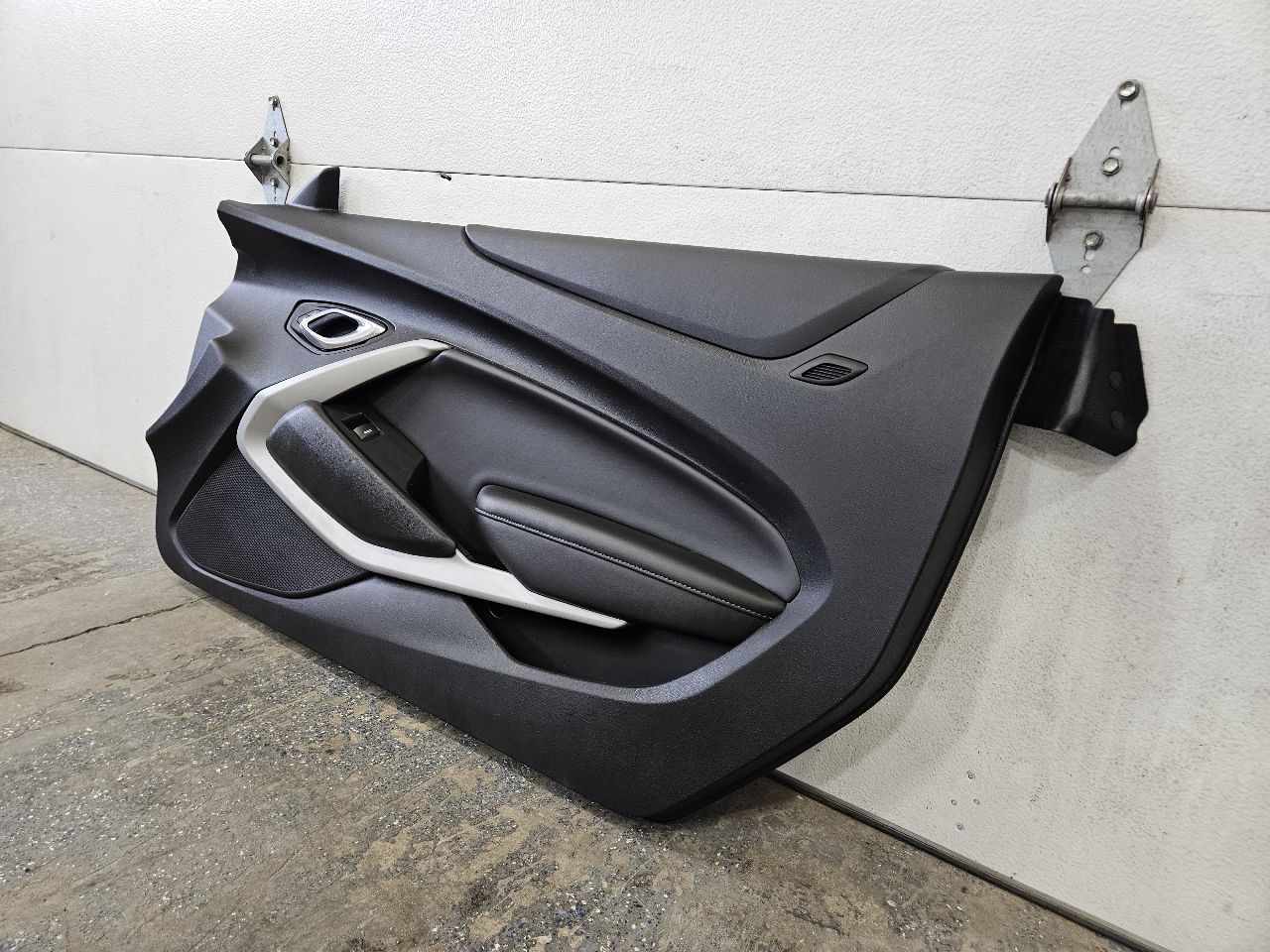 2020 CAMARO RH PASSENGER DOOR TRIM PANEL COUPE 28556 - image 6