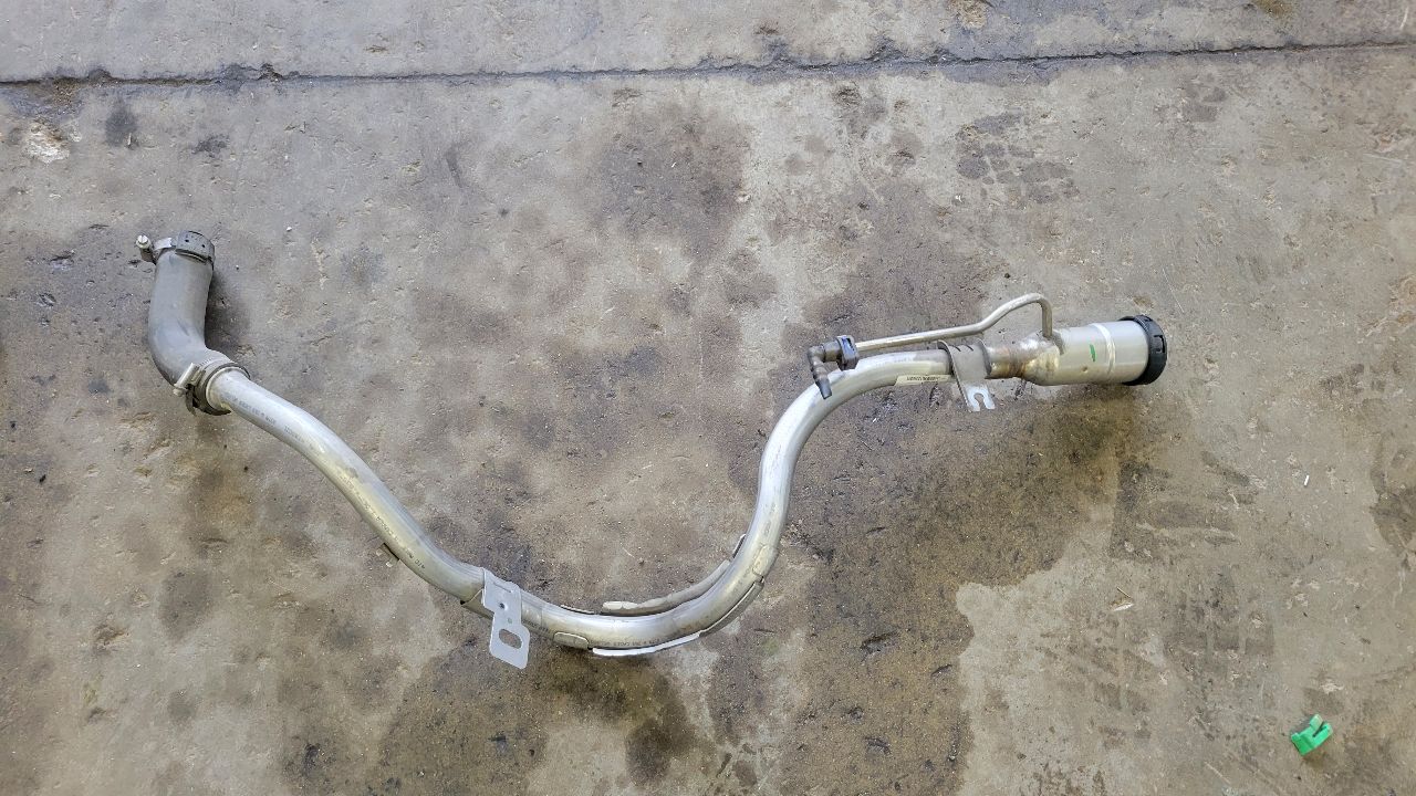 2020 CAMARO COUPE FUEL FILLER GAS NECK 84683317 28571 - image 1