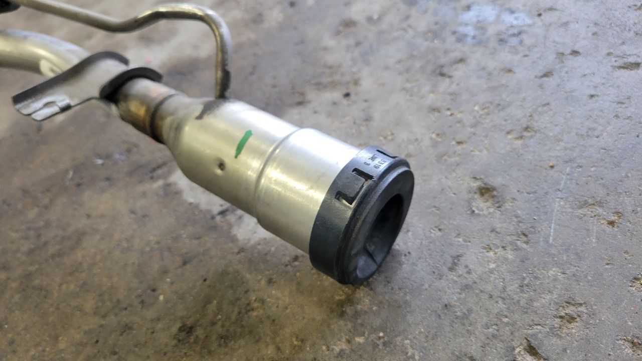 2020 CAMARO COUPE FUEL FILLER GAS NECK 84683317 28571 - image 5