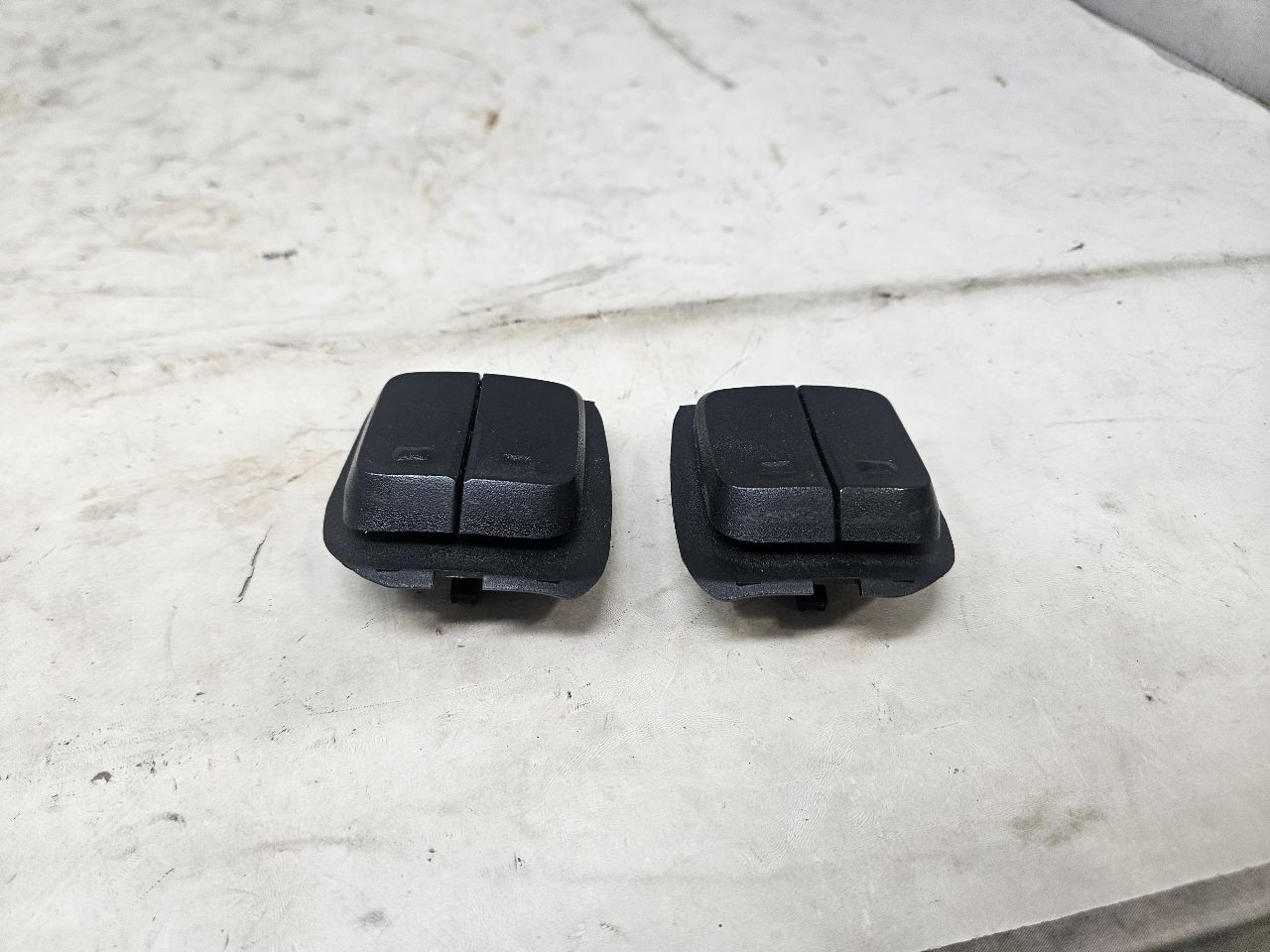 2020 SIERRA150 VOLUME & FAVORITE SWITCHES 13528614 28583 - image 3