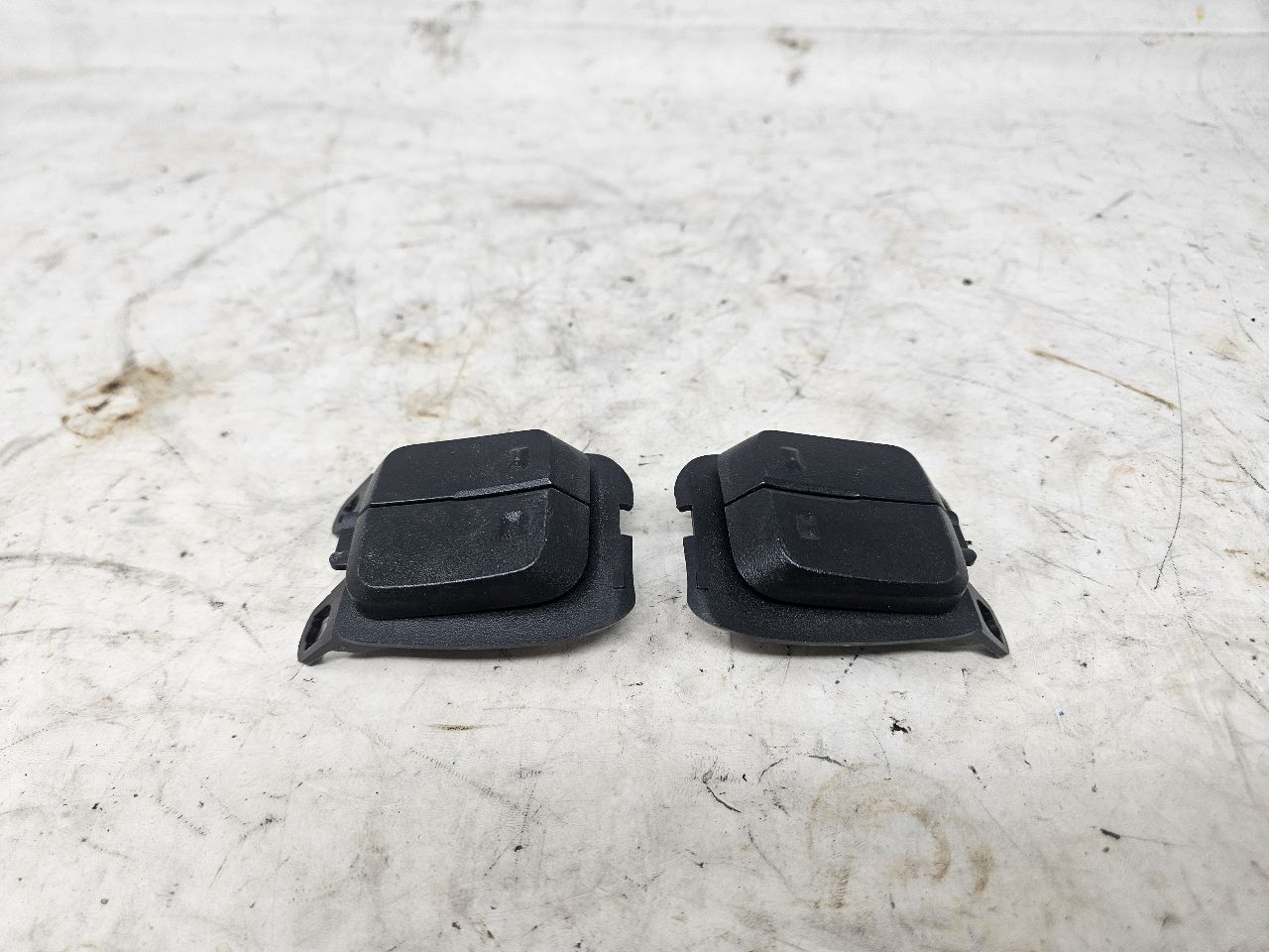 2020 SIERRA150 VOLUME & FAVORITE SWITCHES 13528614 28586 - image 1