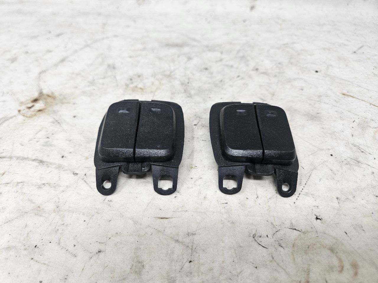 2020 SIERRA150 VOLUME & FAVORITE SWITCHES 13528614 28586 - image 3