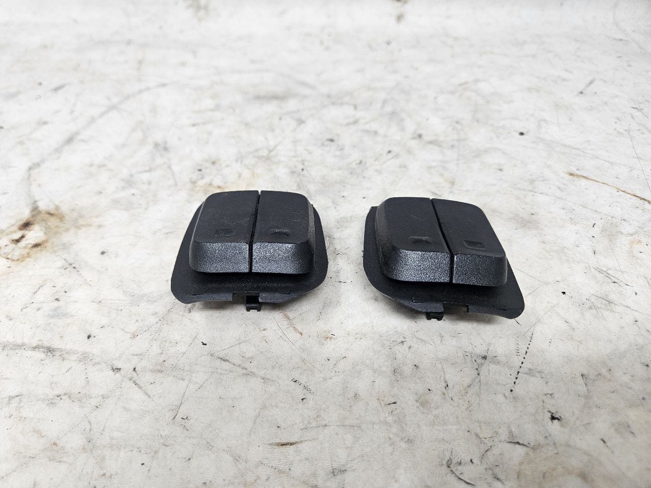 2020 SIERRA150 VOLUME & FAVORITE SWITCHES 13528614 28586 - image 4