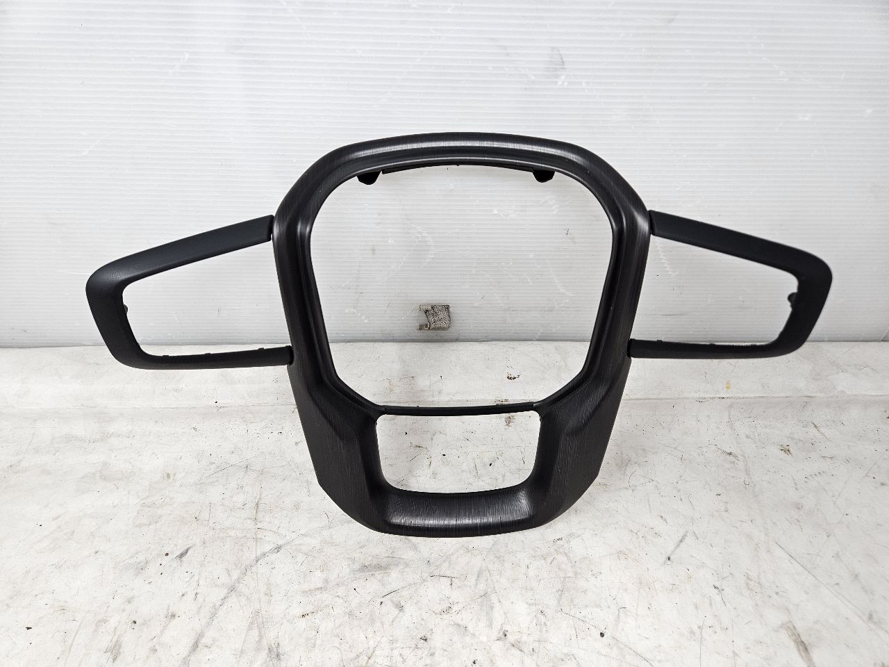 2021 SIERRA150 AT4 STEERING WHEEL APPLIQUE VULCAN 28593 - image 2