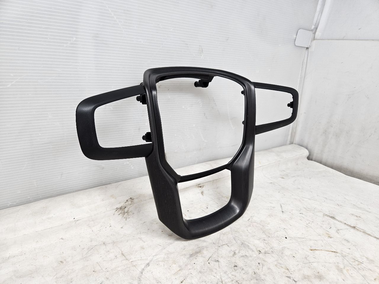 2021 SIERRA150 AT4 STEERING WHEEL APPLIQUE VULCAN 28593 - image 3